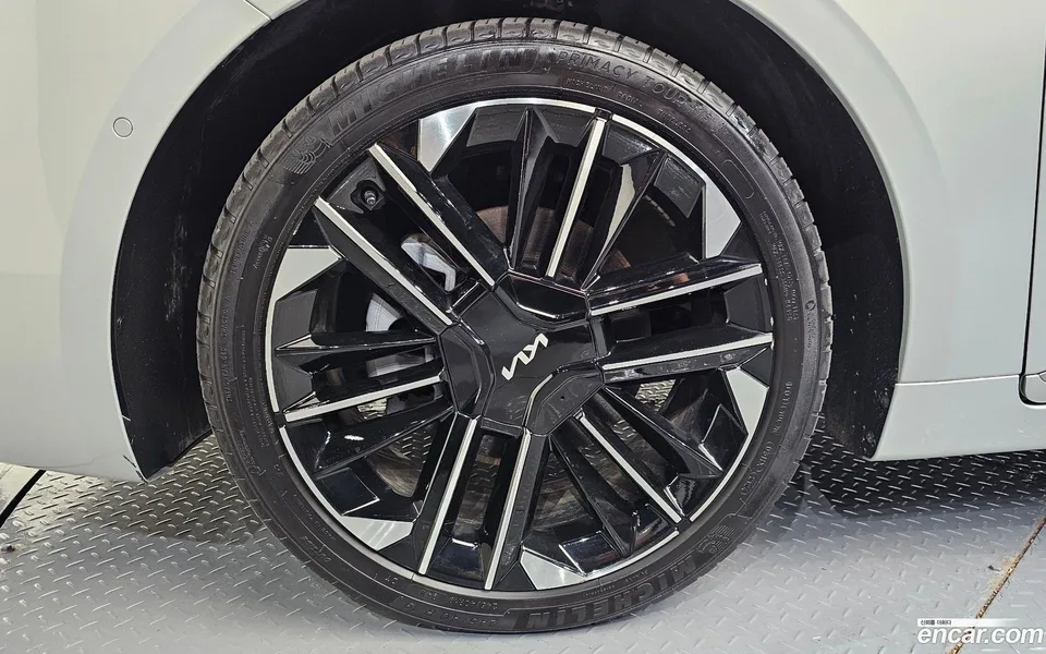 Kia K8 Hybrid 2025 — thumbnail 5