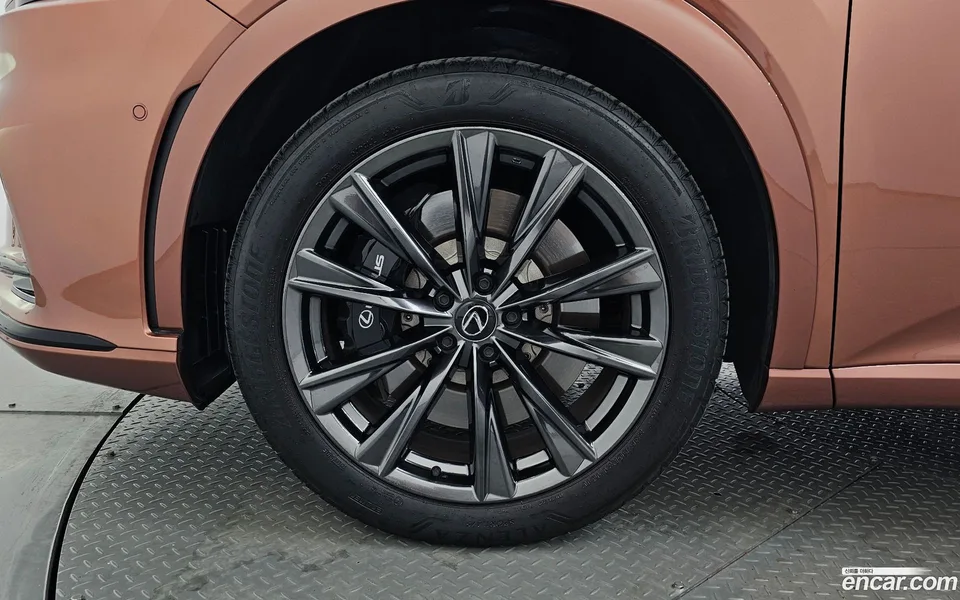 Lexus RX 500h F-Sport 2024 — thumbnail 2