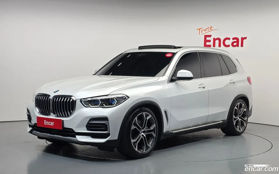 BMW X5 xDrive 30d xLine 2022 — photo 1, buy with delivery to Moscow