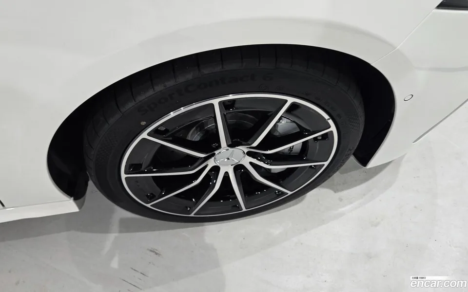 Mercedes-Benz A-Class AMG A35 4MATIC 2025 — thumbnail 2
