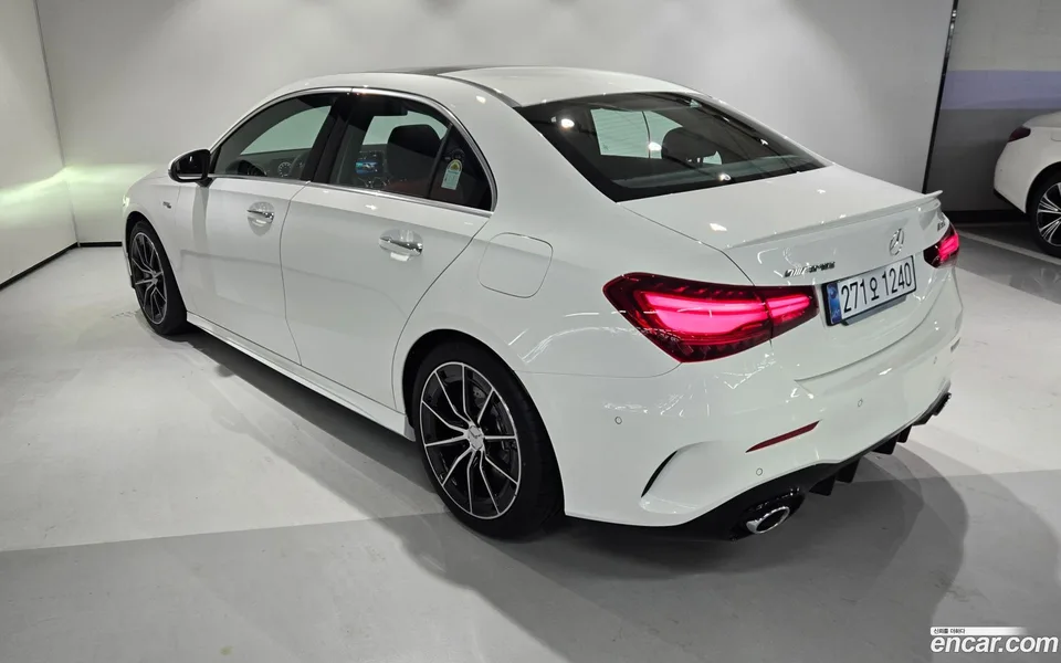 Mercedes-Benz A-Class AMG A35 4MATIC 2025 — thumbnail 3