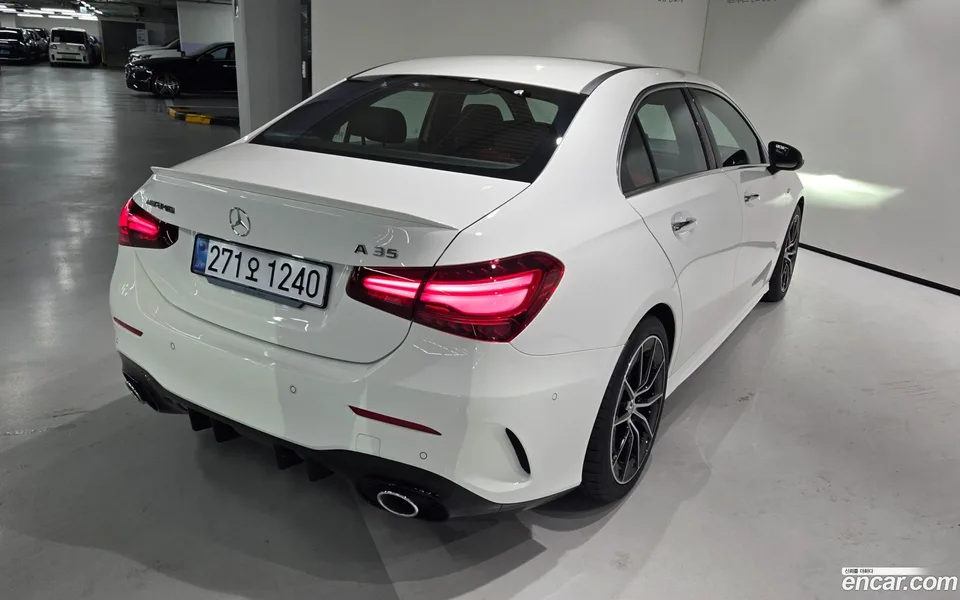 Mercedes-Benz A-Class AMG A35 4MATIC 2025 — thumbnail 4