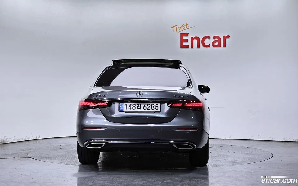 Mercedes-Benz E-Class E450 4MATIC 2022 — thumbnail 4