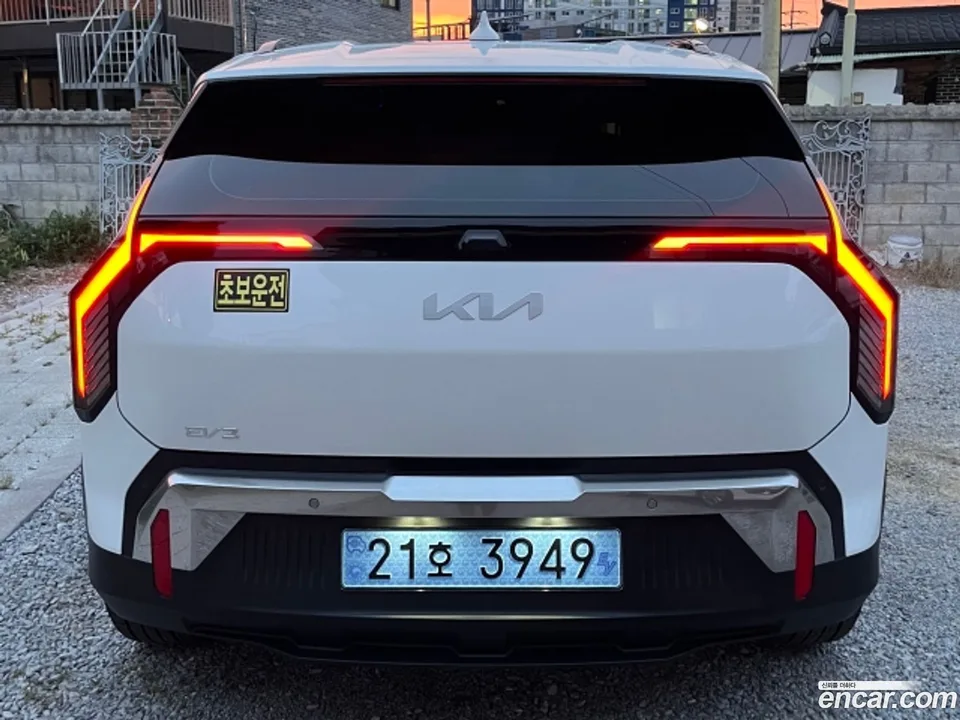 Kia EV3 2WD 2026 — thumbnail 3