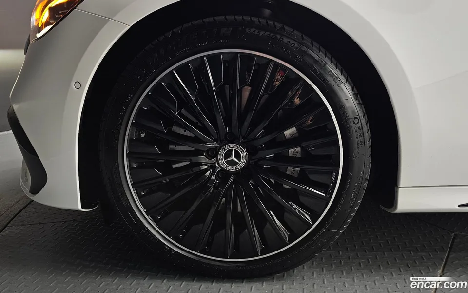 Mercedes-Benz E-Class E450 4MATIC AMG Line 2026 — thumbnail 2