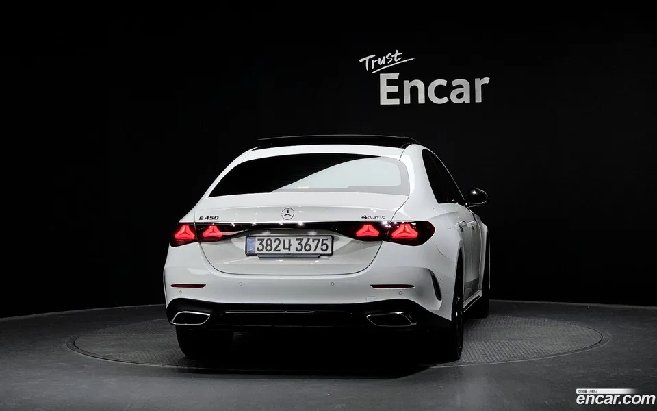 Mercedes-Benz E-Class E450 4MATIC AMG Line 2026 — thumbnail 4