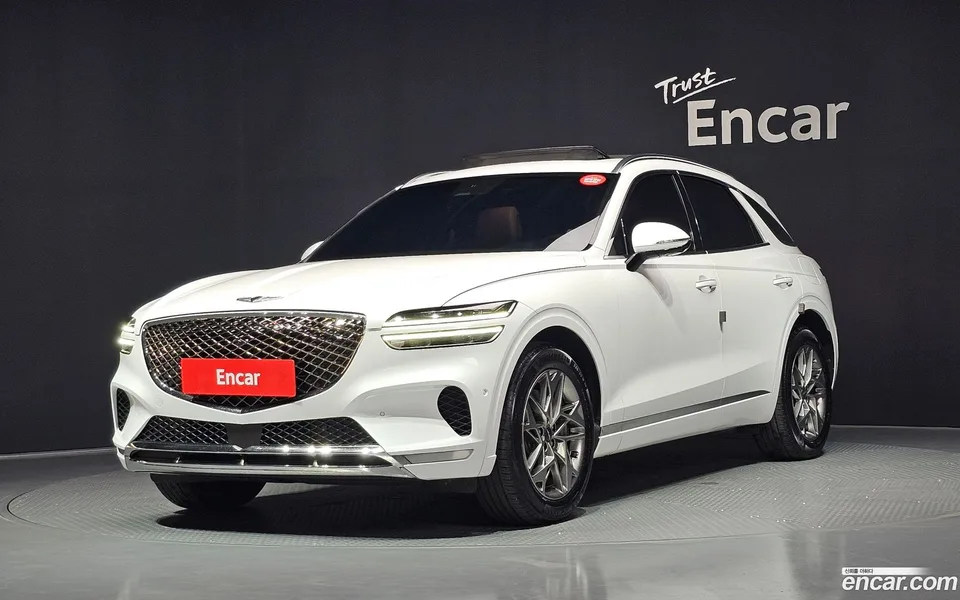 Genesis GV70 2.5T 2WD 2022 — photo 1, buy with delivery to Moscow
