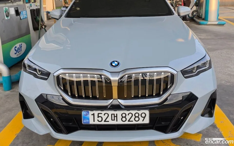 BMW 5 Series 530e M 2025 — photo 1, buy with delivery to Moscow