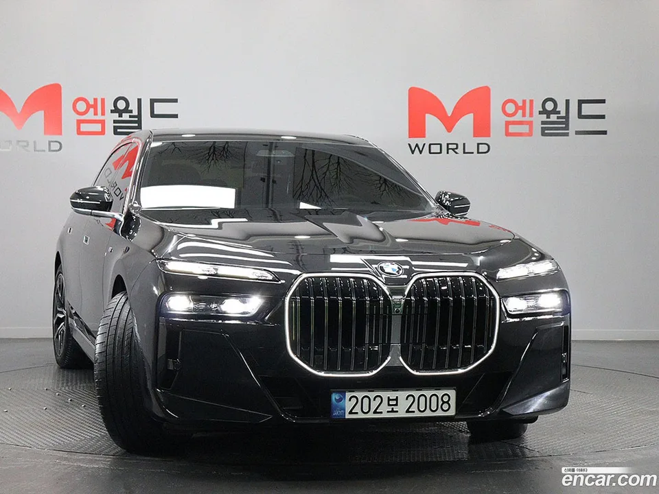 BMW 7 Series 740i sDrive M 2022 — миниатюра 3