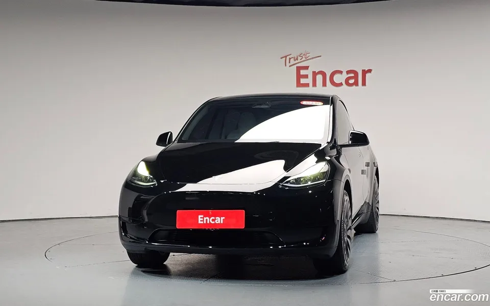 Tesla Model Y RWD 2024 — thumbnail 3