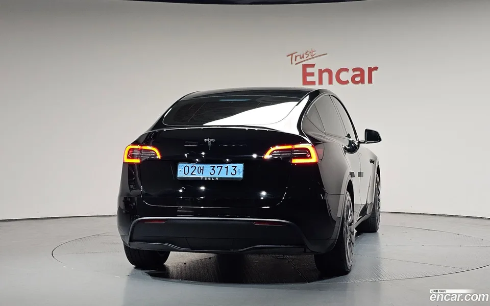 Tesla Model Y RWD 2024 — thumbnail 4
