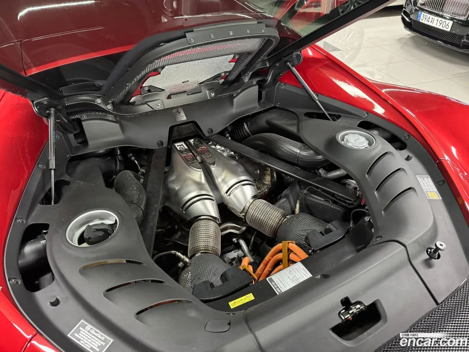 Ferrari 296 GTB 3.0 V6 2023 — thumbnail 2