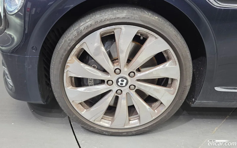 Bentley Flying Spur 4.0 2022 — thumbnail 2