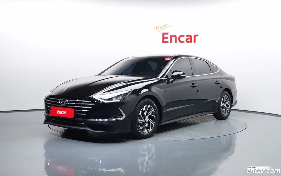 Hyundai Sonata Hybrid 2023 — photo 1, buy with delivery to Moscow