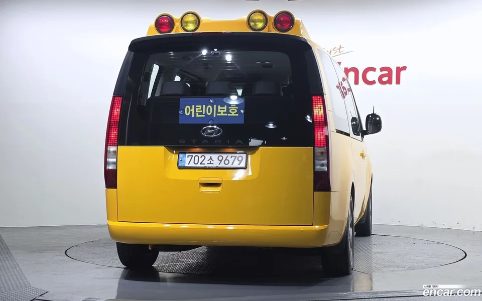 Hyundai Staria L3.5 2023 — thumbnail 4