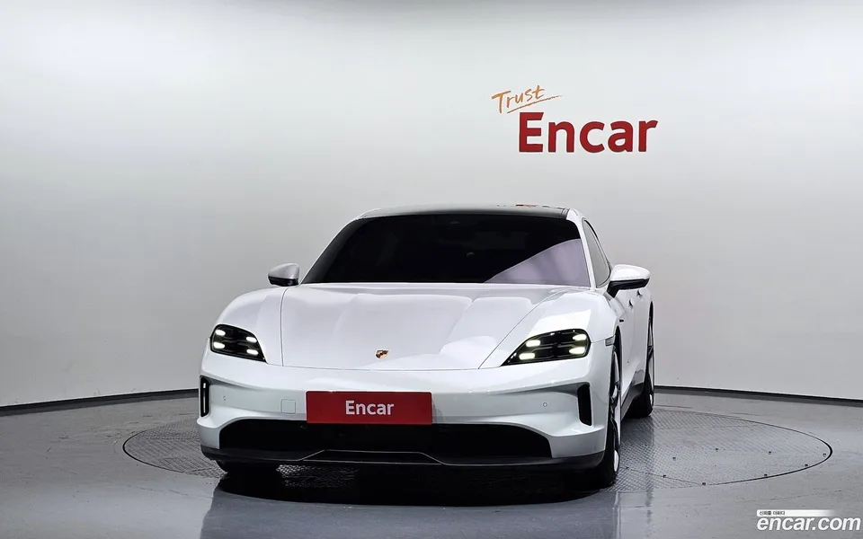 Porsche Taycan 2024 — thumbnail 3