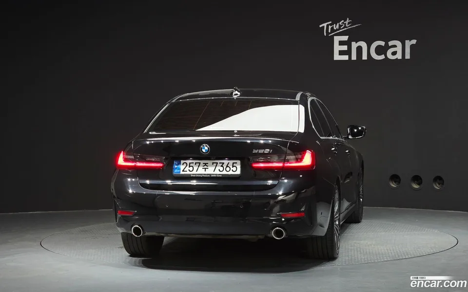 BMW 3 Series 320i 2022 — миниатюра 4