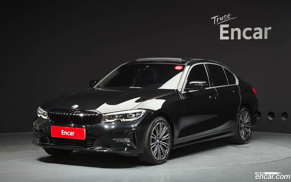 BMW 3 Series 320i 2022 — photo 1, buy with delivery to Moscow