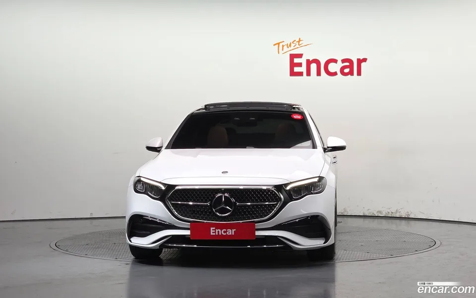 Mercedes-Benz E-Class E200 AMG Line 2025 — thumbnail 3
