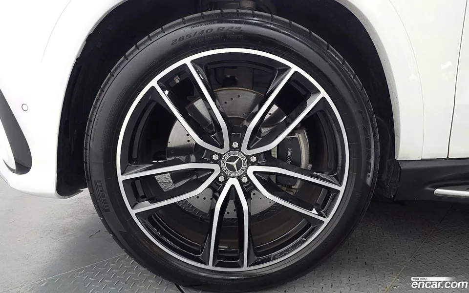 Mercedes-Benz GLS-Class GLS450 4MATIC 2025 — thumbnail 2