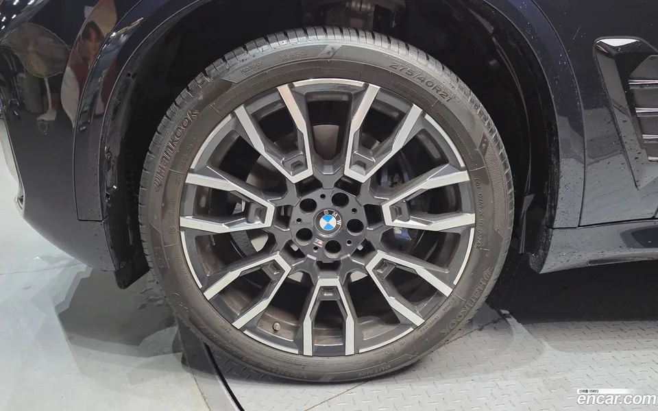BMW X5 xDrive 40i M 2025 — thumbnail 2