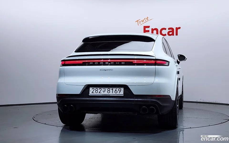 Porsche Cayenne 3.0 2023 — thumbnail 4
