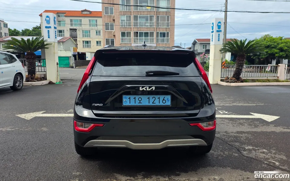 Kia Niro EV 2023 — thumbnail 2