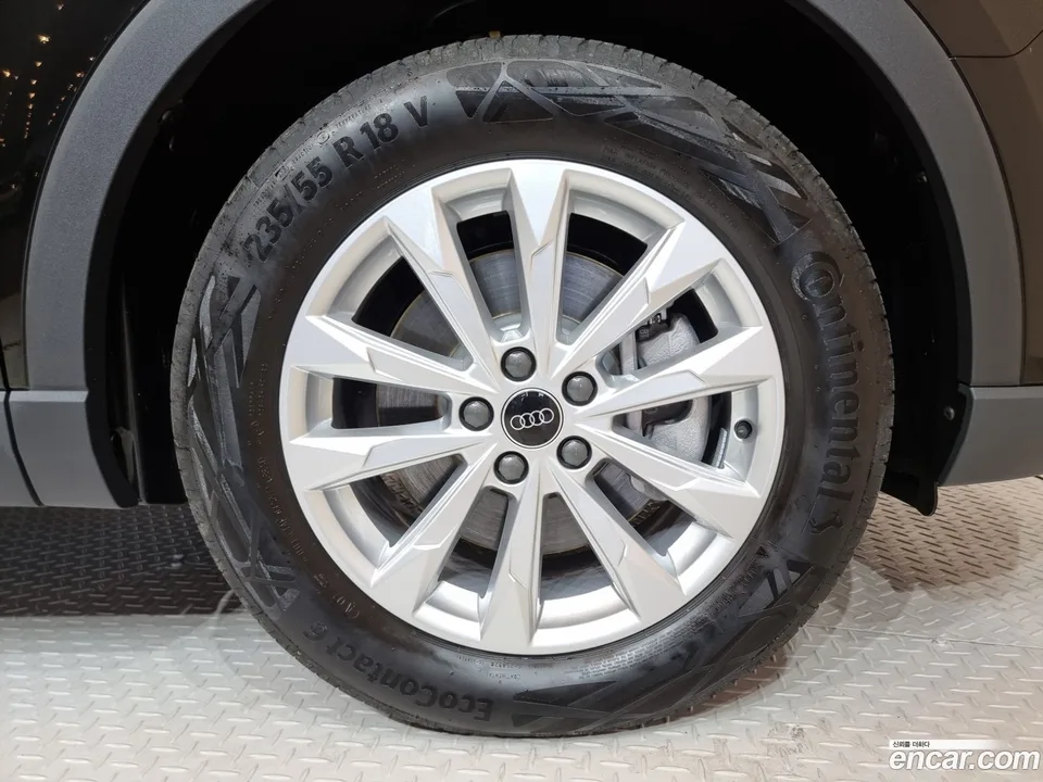 Audi Q3 40 TFSI 2025 — thumbnail 5