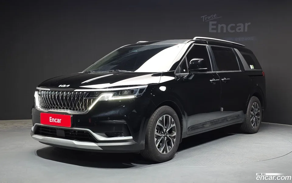 Kia Carnival 11 2022 — photo 1, buy with delivery to Moscow
