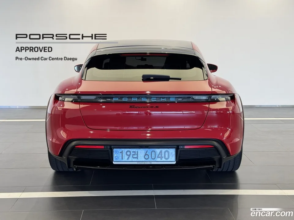 Porsche Taycan 4S 2023 — thumbnail 2