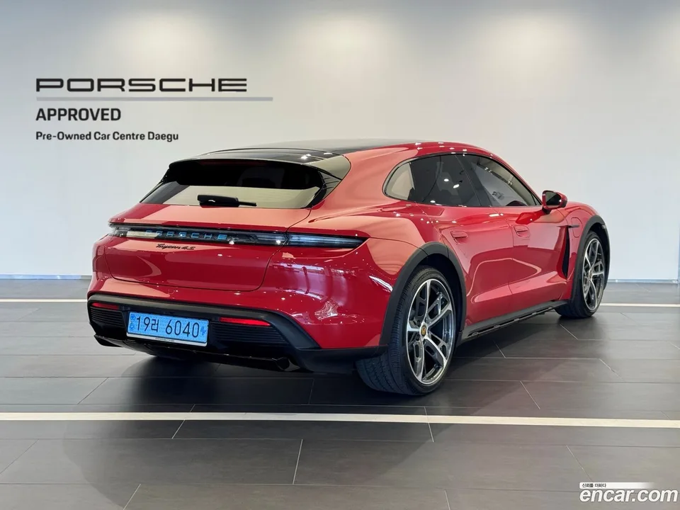 Porsche Taycan 4S 2023 — thumbnail 4