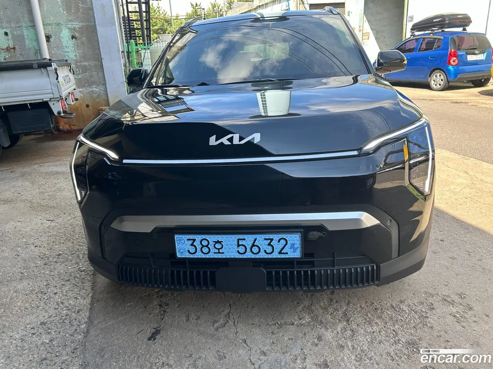 Kia EV3 2WD 2025 — photo 1, buy with delivery to Moscow