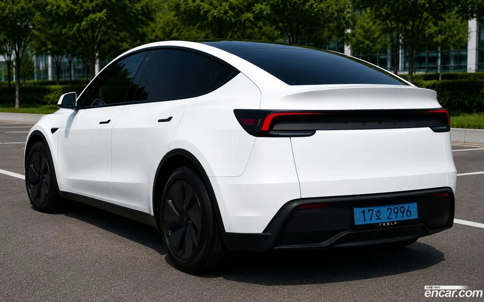 Tesla Model Y RWD 2025 — thumbnail 4