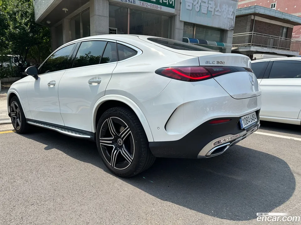 Mercedes-Benz GLC-Class GLC300 4MATIC 2023 — thumbnail 4