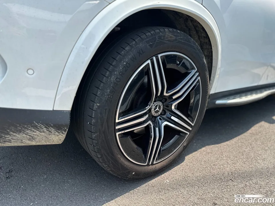 Mercedes-Benz GLC-Class GLC300 4MATIC 2023 — thumbnail 5