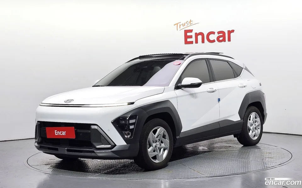 Hyundai Kona Hybrid 2023 — photo 1, buy with delivery to Moscow