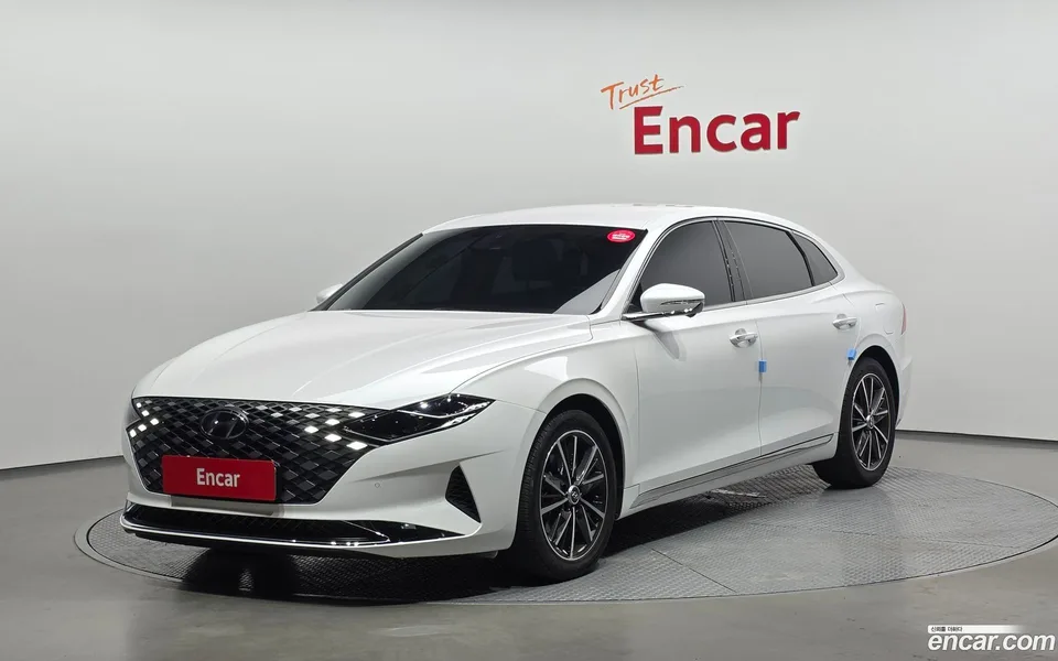 Hyundai Grandeur IG 2.5 2022 — photo 1, buy with delivery to Moscow