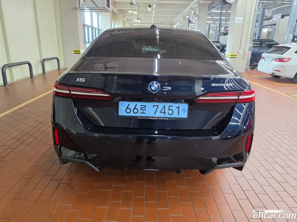 BMW i5 eDrive 40 M 2024 — thumbnail 3