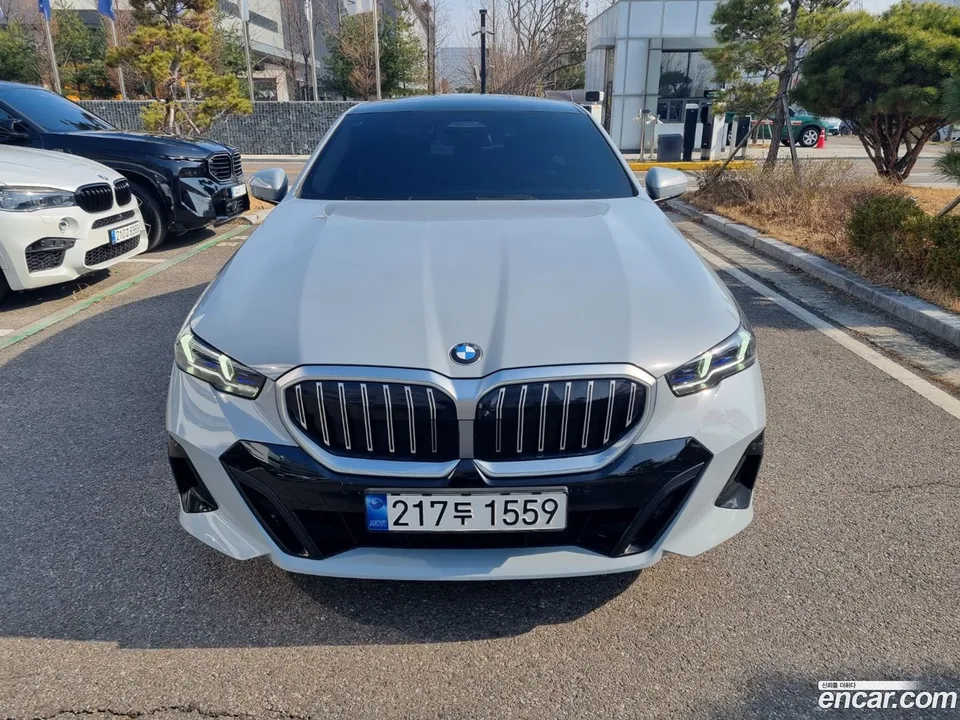 BMW 5 Series 530i xDrive M 2024 — photo 1, buy with delivery to Moscow
