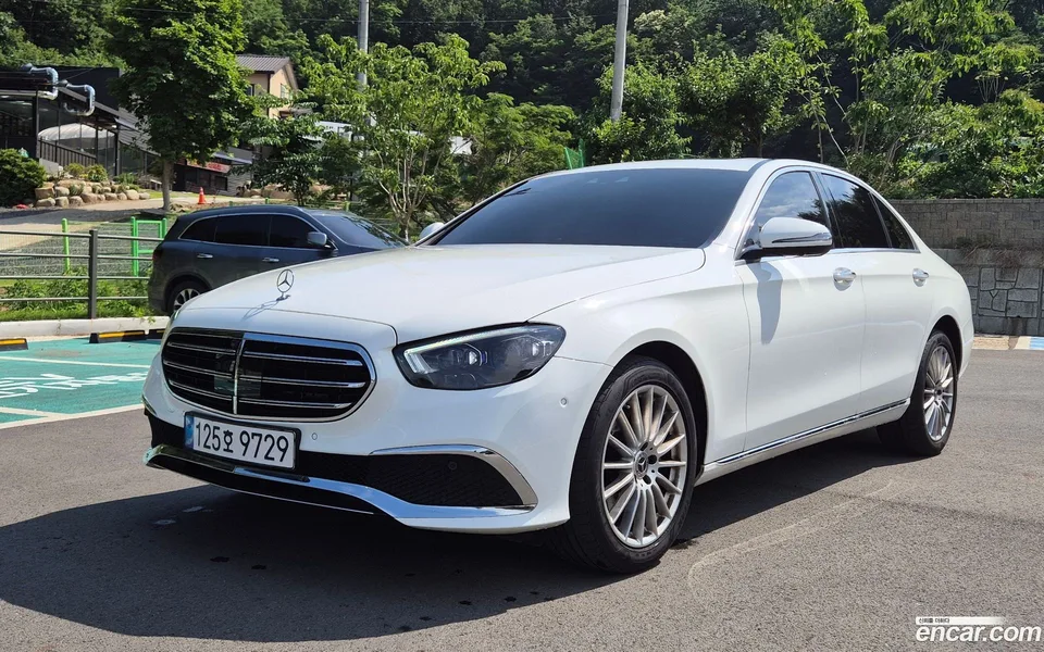Mercedes-Benz E-Class E250 2023 — photo 1, buy with delivery to Moscow