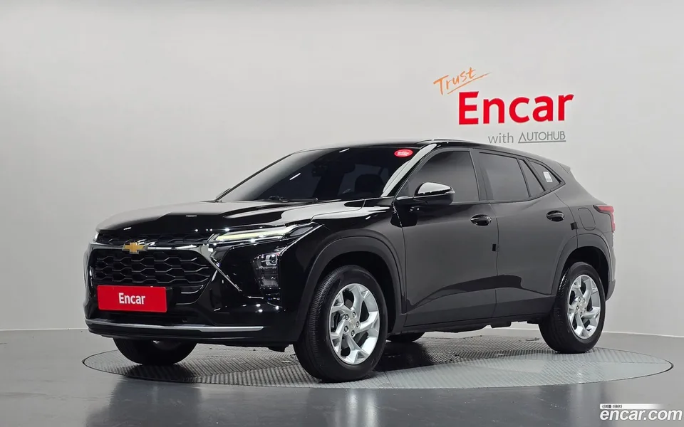 Chevrolet Trax Crossover 1.2 LT 2024 — photo 1, buy with delivery to Moscow