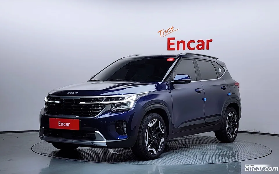 Kia Seltos 1.6 2WD 2023 — photo 1, buy with delivery to Moscow