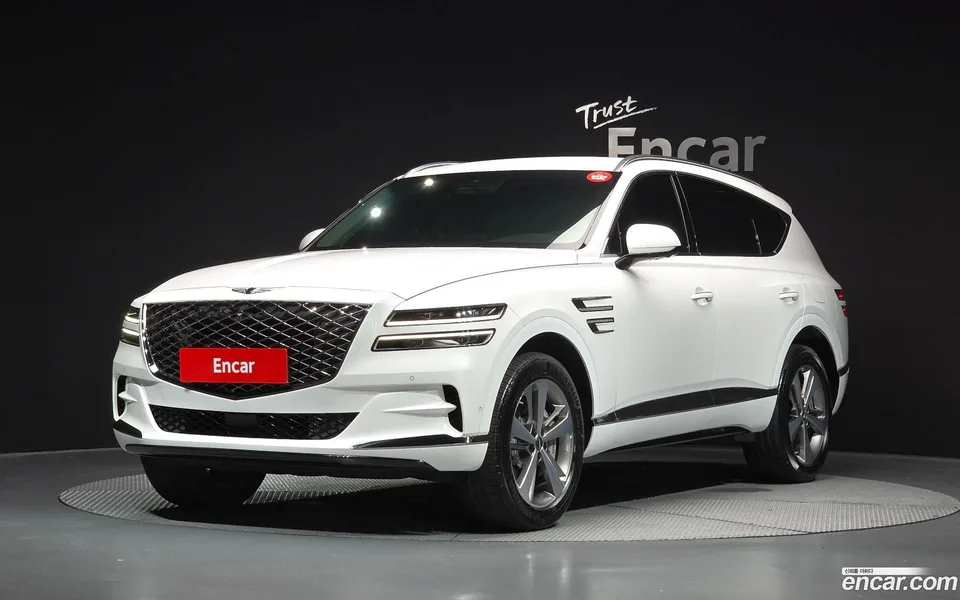 Genesis GV80 2.5T 2WD 2023 — photo 1, buy with delivery to Moscow