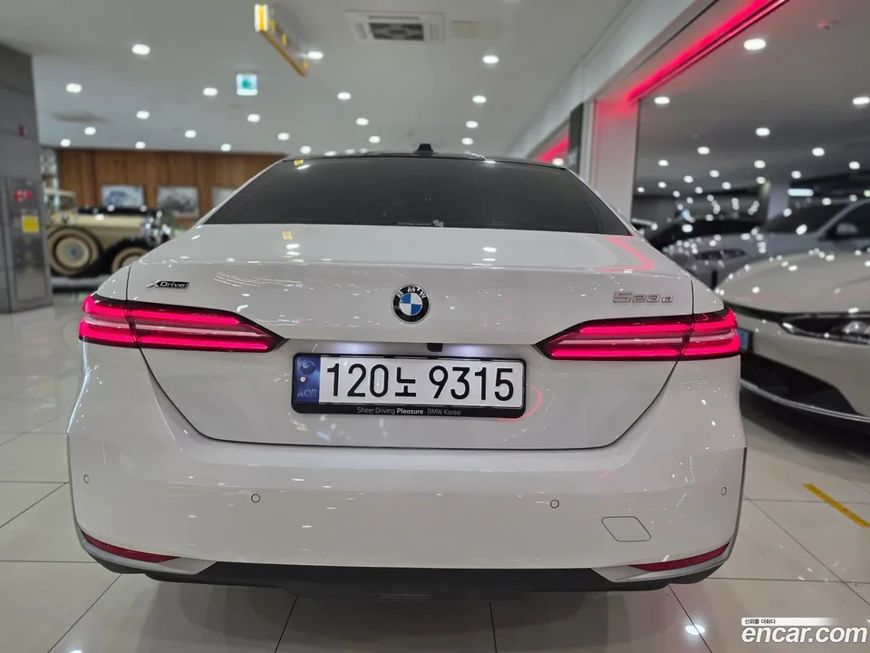 BMW 5 Series 523d xDrive 2024 — thumbnail 3