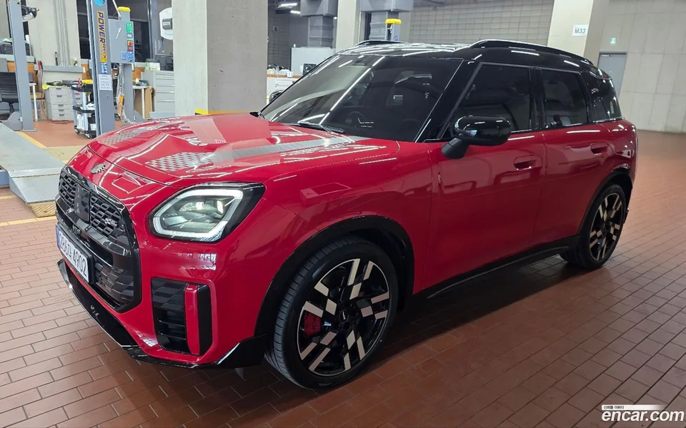 MINI Cooper S Countryman ALL4 JCW 2025 — photo 1, buy with delivery to Moscow