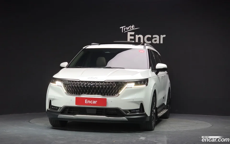 Kia Carnival 9 2023 — thumbnail 3