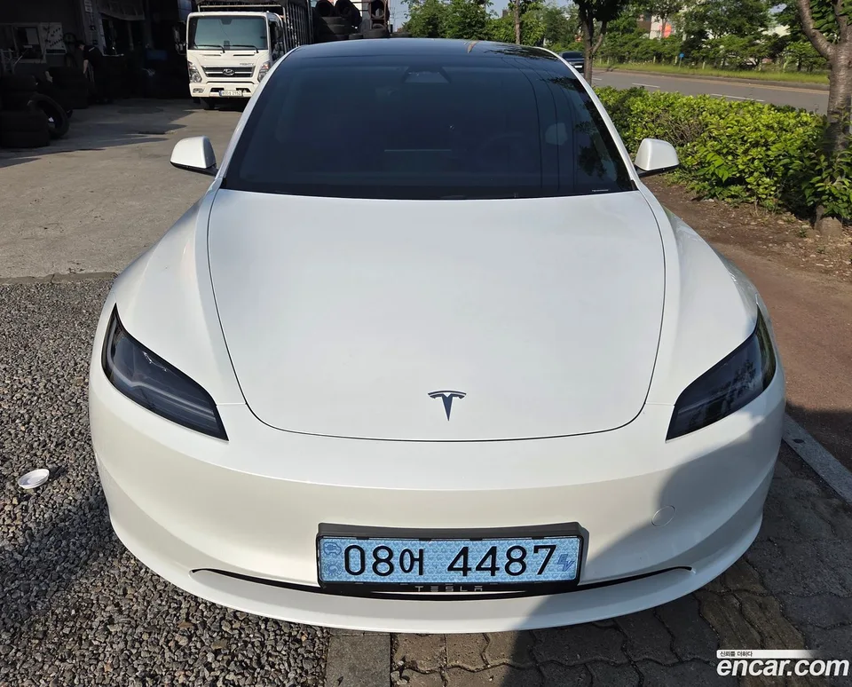 Tesla Model 3 RWD 2025 — thumbnail 3
