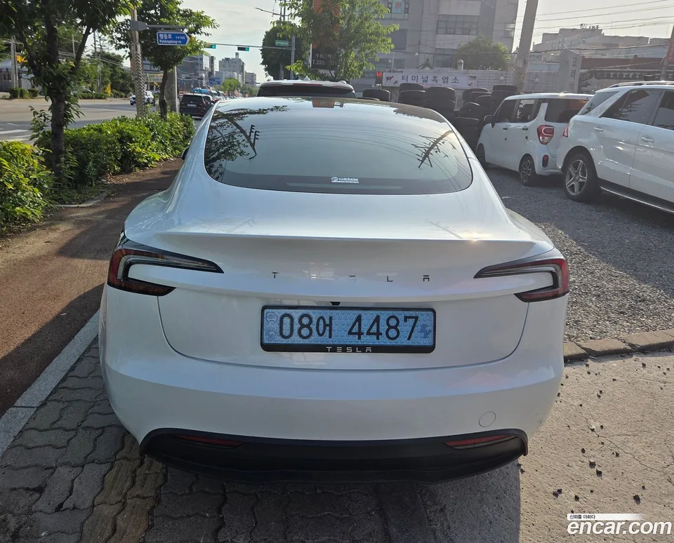 Tesla Model 3 RWD 2025 — thumbnail 4
