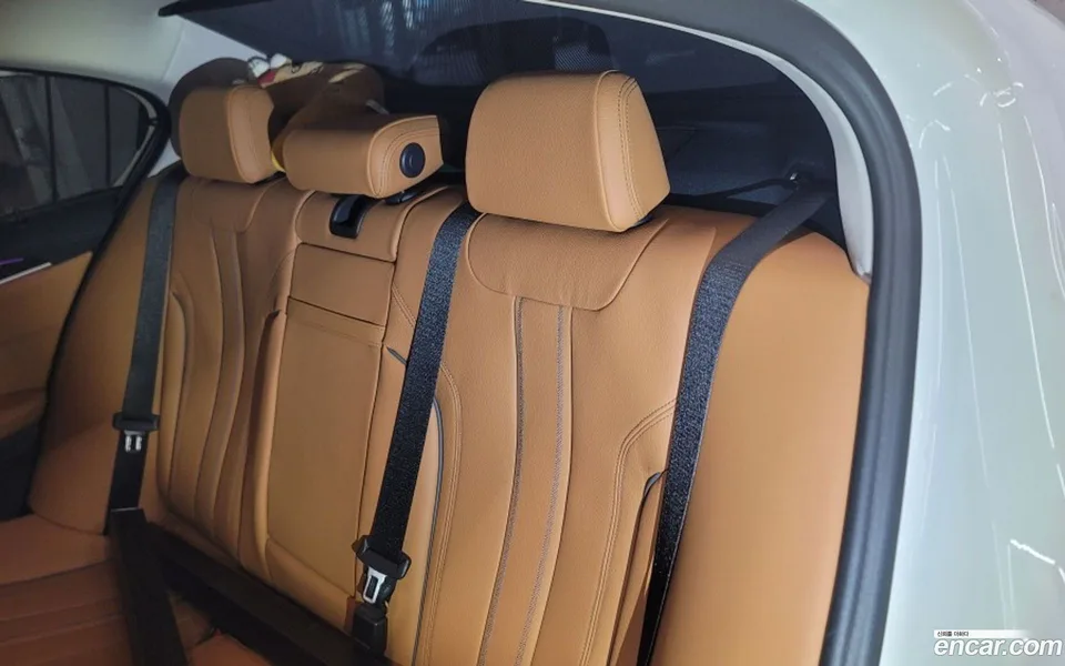 BMW 5 Series 520i 2023 — миниатюра 2