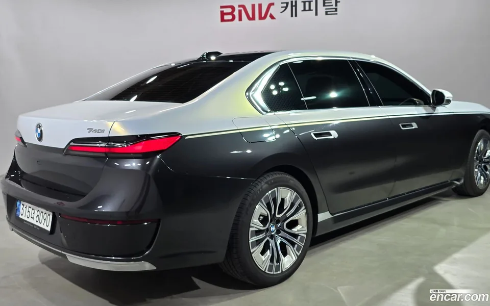 BMW 7 Series 740i sDrive 2023 — миниатюра 4